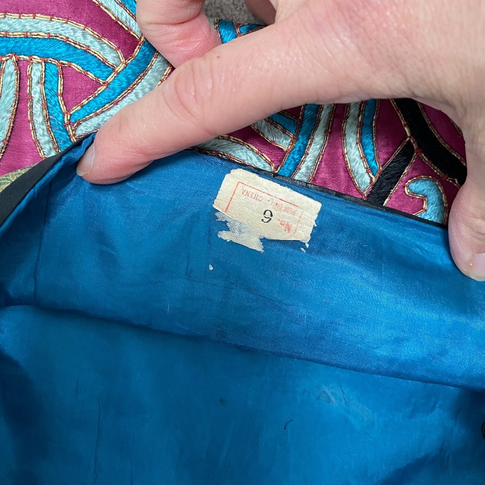 Embroidered bag - Picture 4 of 4